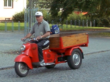 ... ein Lasten - Dreirad (SR - Berlin)